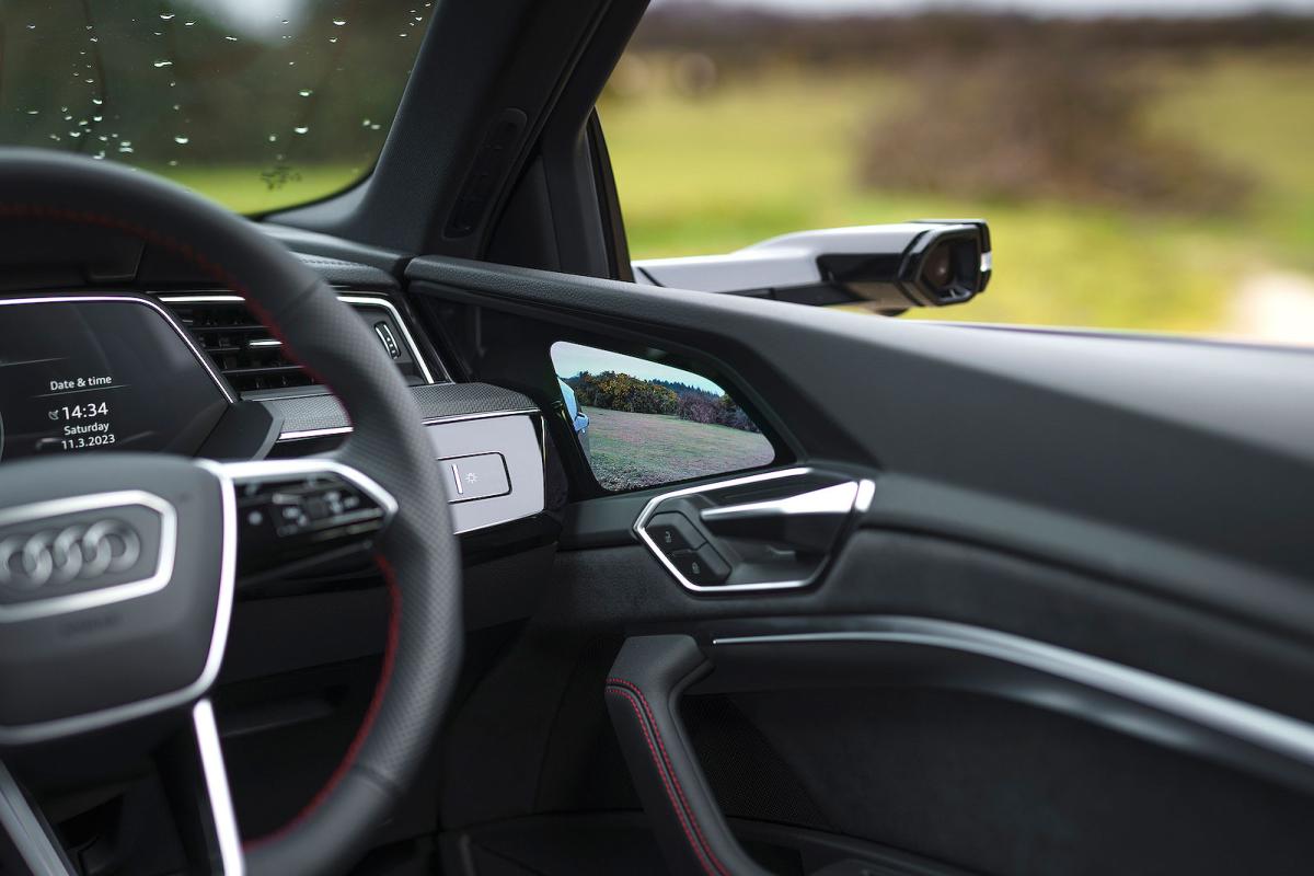 Audi Q8 e-tron interior mirror detail