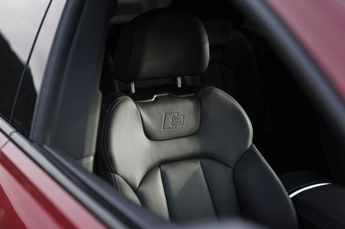 Audi Q8 interior details