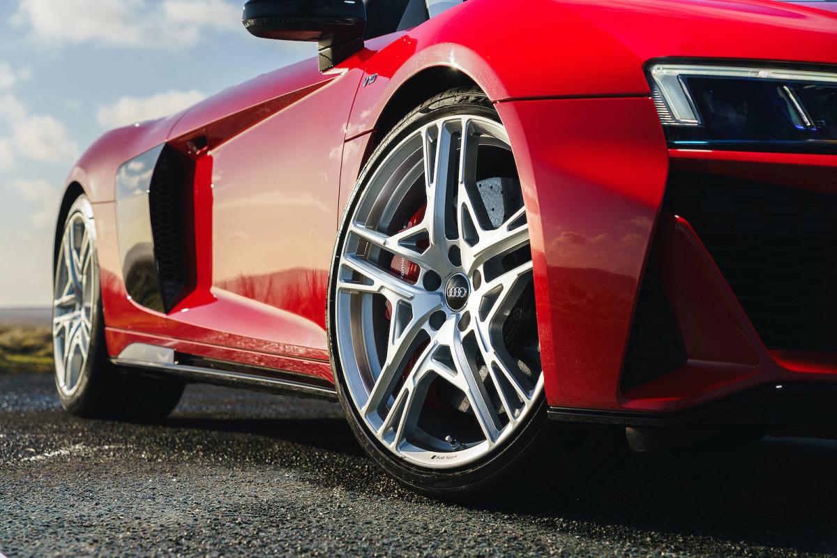 Audi R8 Spyder 2022 alloy wheel detail