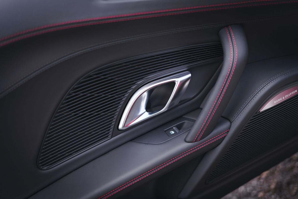 Audi R8 Spyder 2022 interior detail