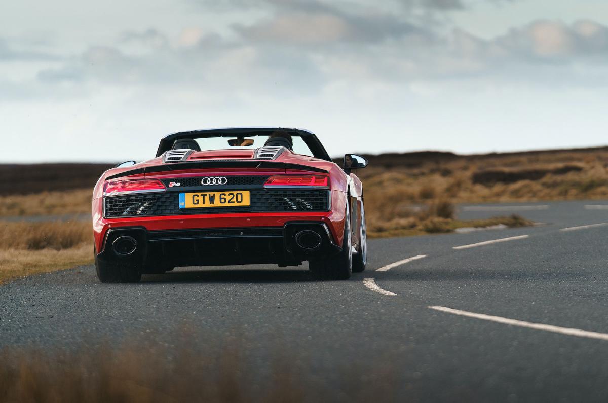 Audi R8 Spyder 2022 rear cornering