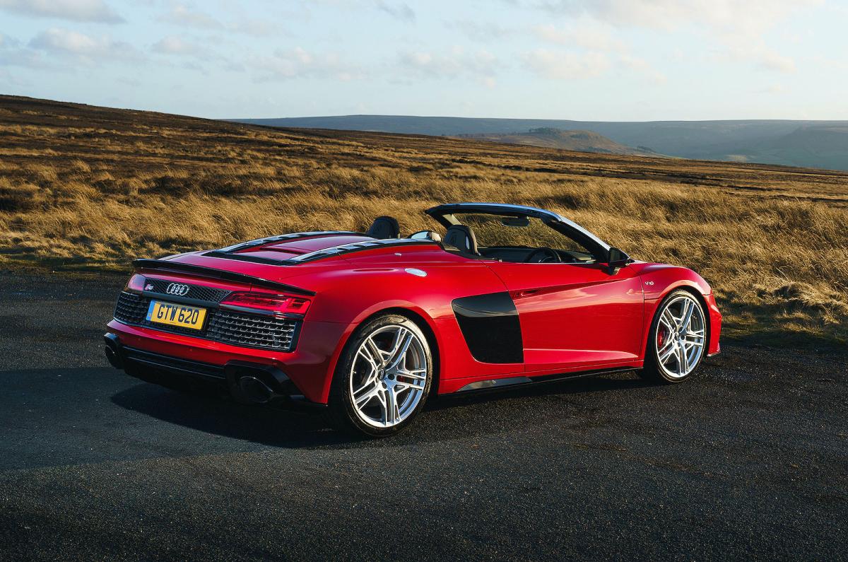 Audi R8 Spyder 2022 rear right static