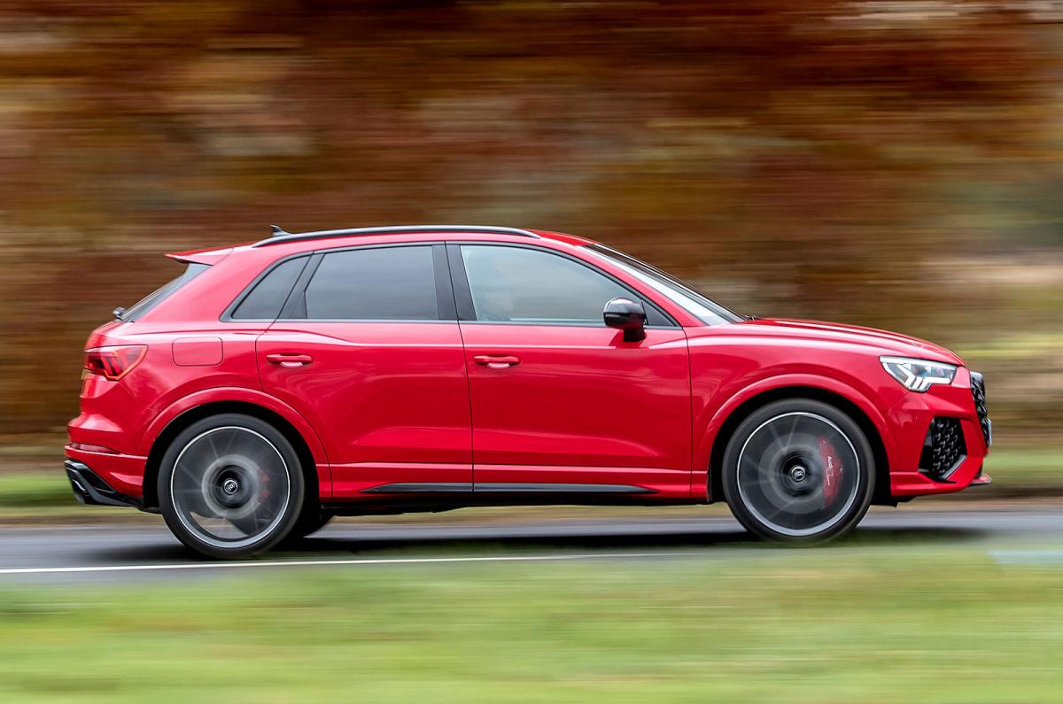 Audi RS Q3 right tracking