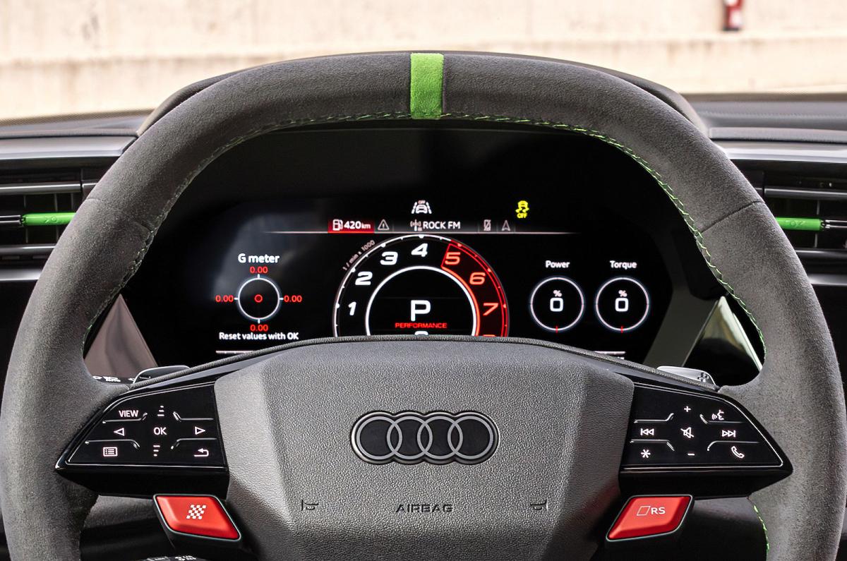 Audi RS3 driver display