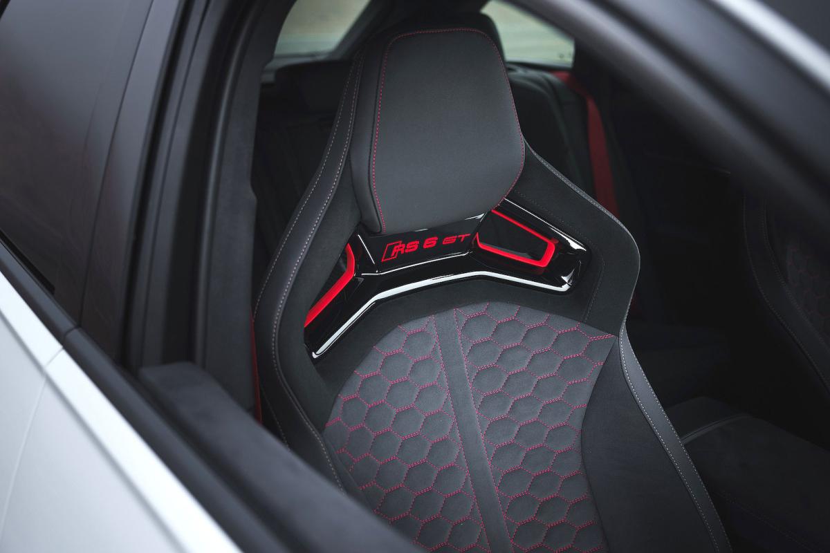 Audi RS6 Avant GT front seats