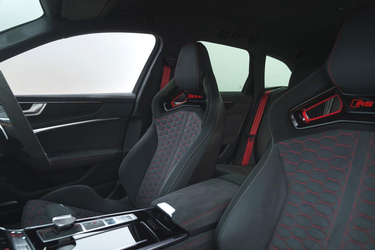 Audi RS6 Avant GT front seats