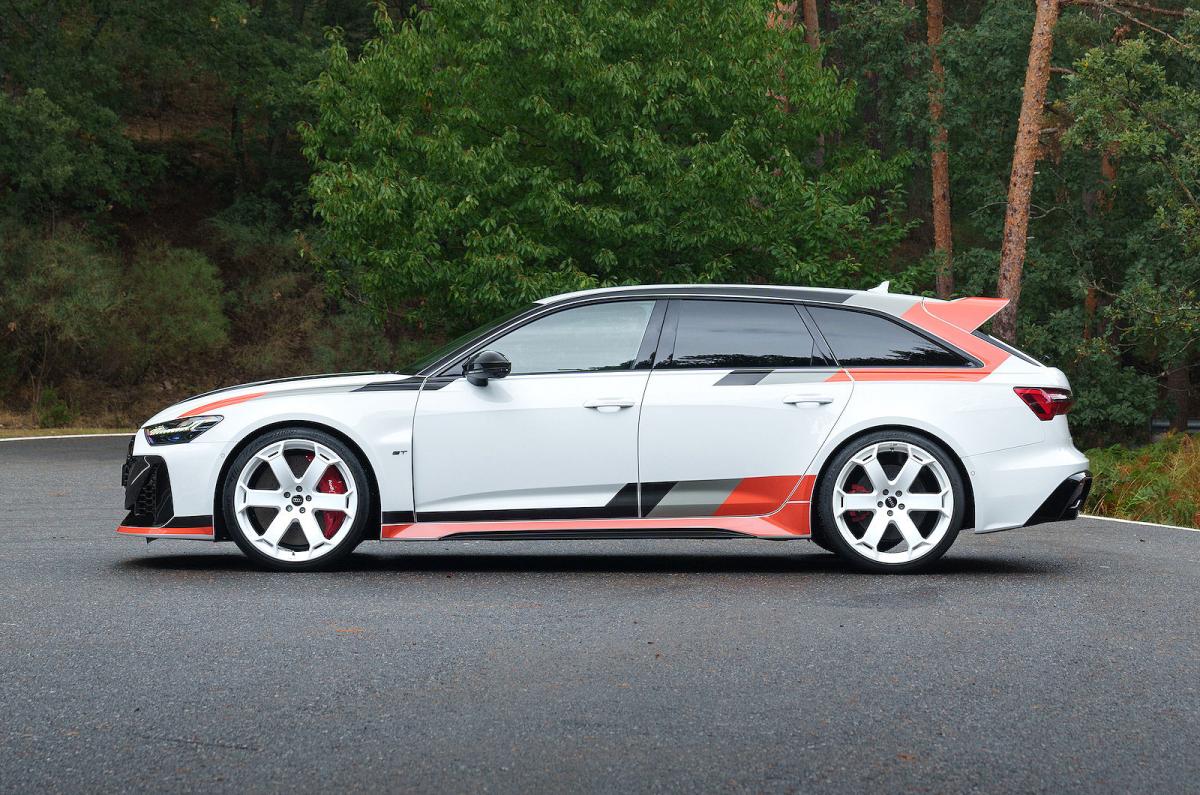 Audi RS6 Avant GT left static