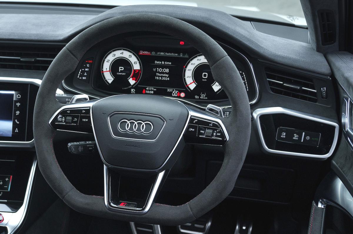Audi RS6 Avant GT steering wheel