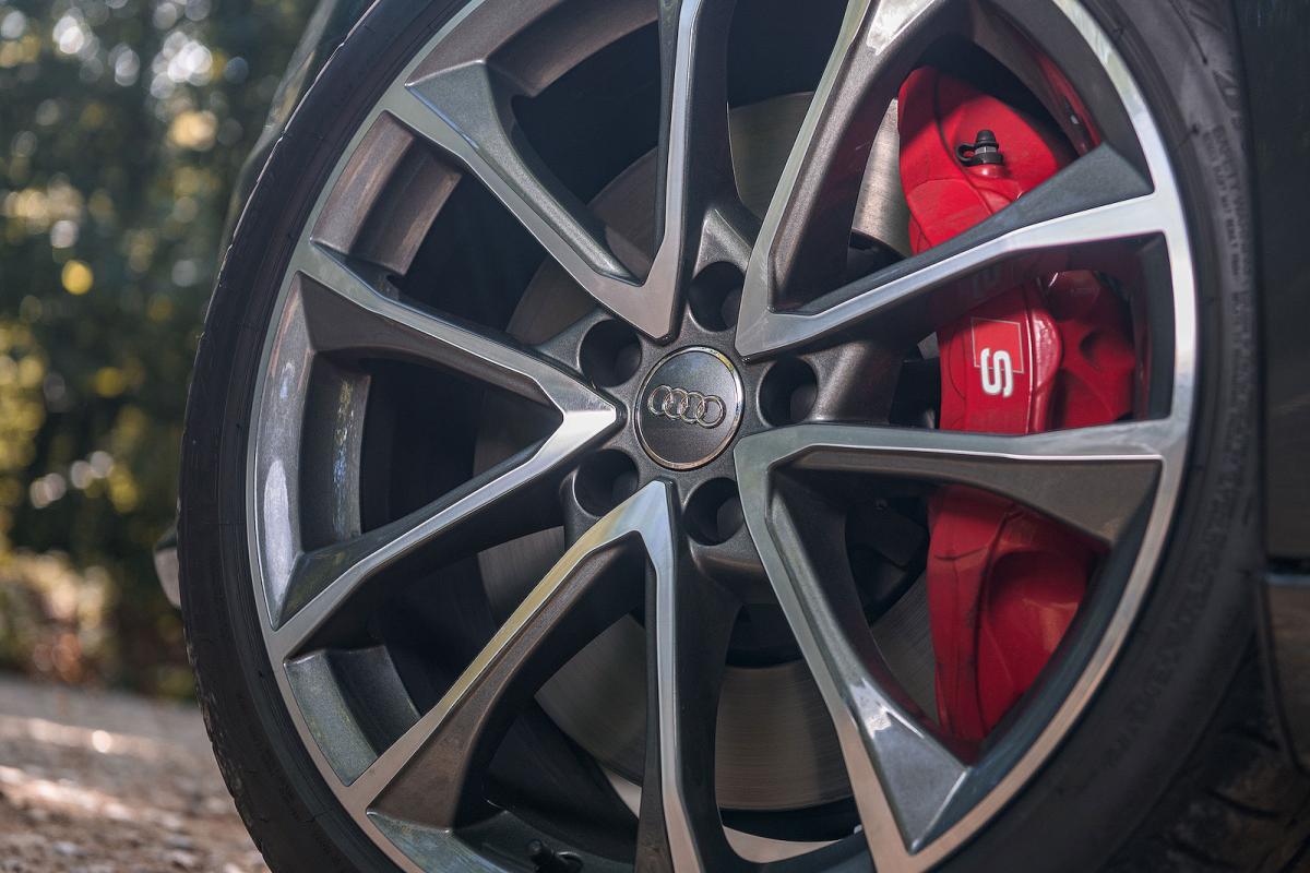 Audi S4 2022 alloy wheel detail