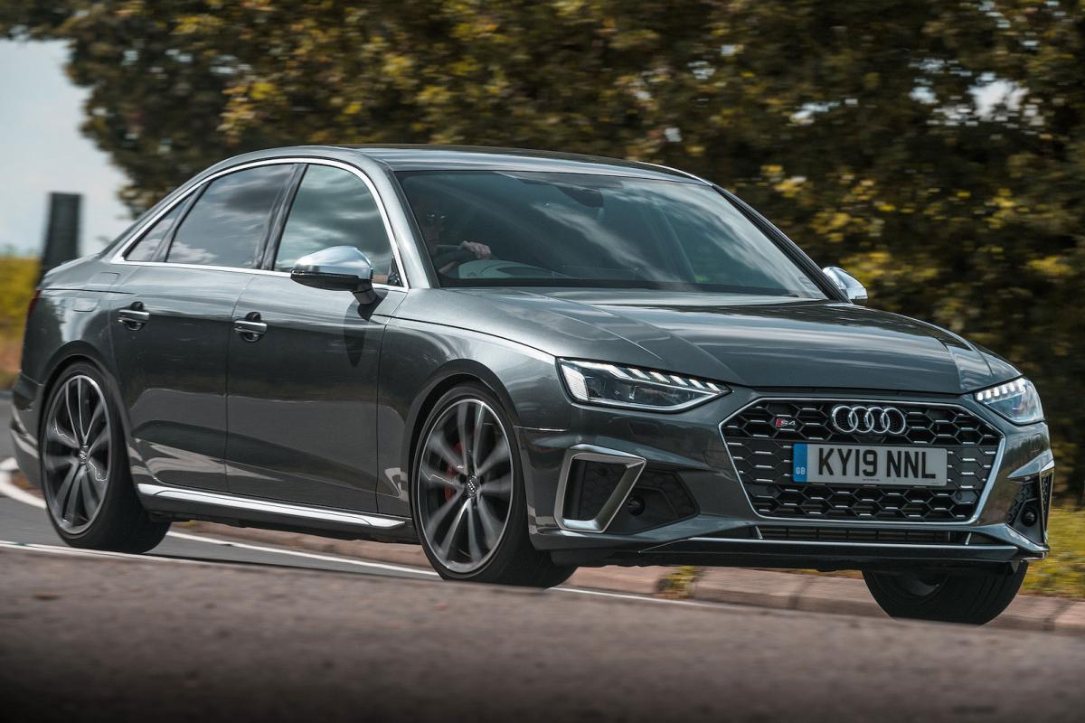 Audi S4 2022 front cornering