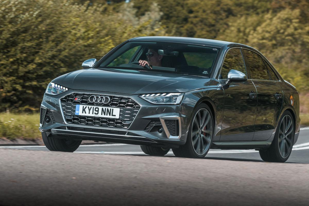 Audi S4 2022 front cornering