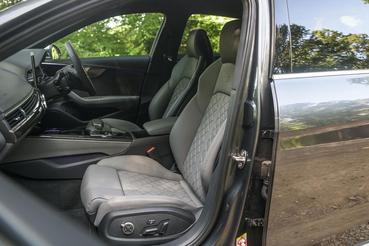 Audi S4 2022 interior front seats