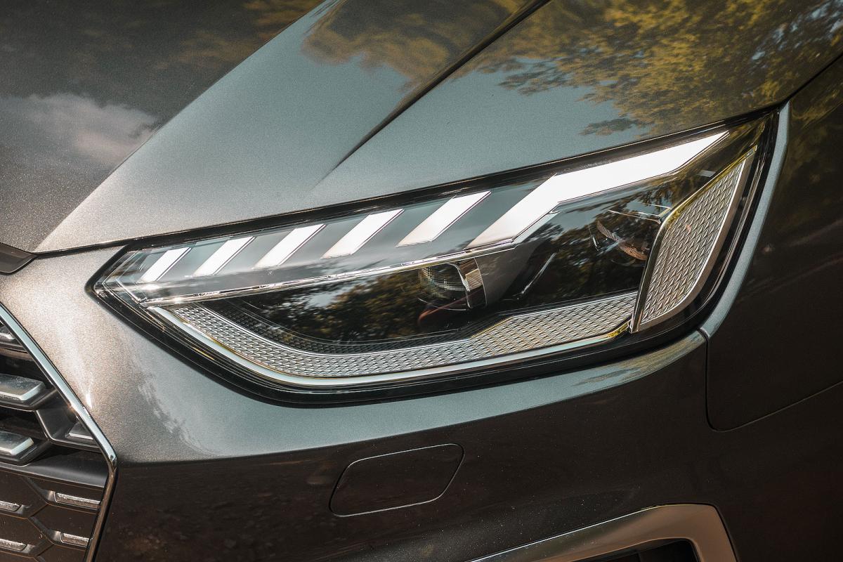 Audi S4 2022 headlights detail