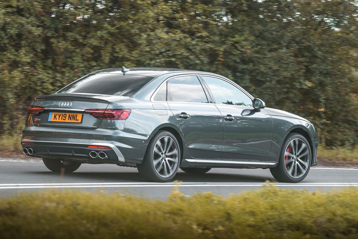 Audi S4 2022 rear right tracking