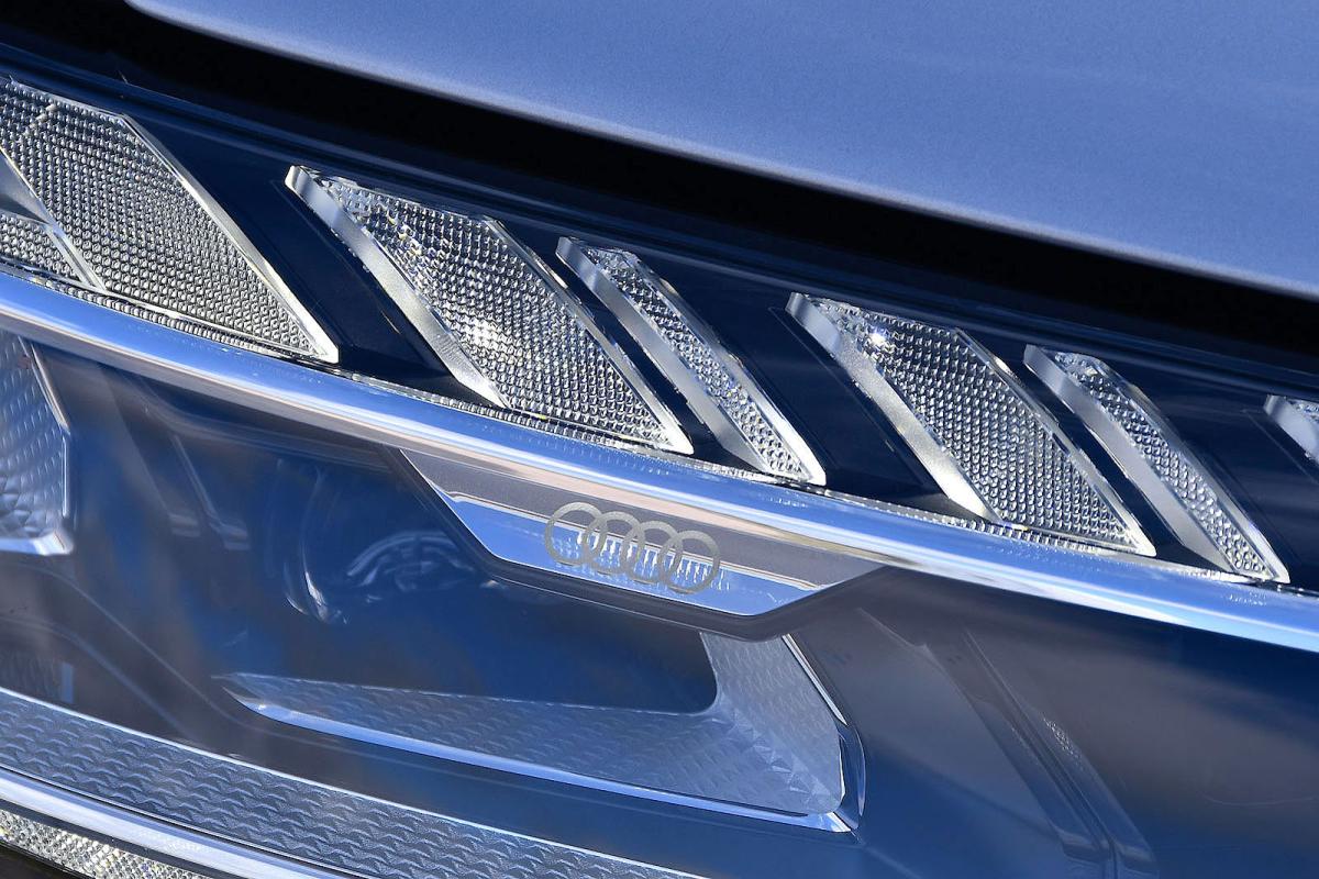 Audi S8 headlights detail