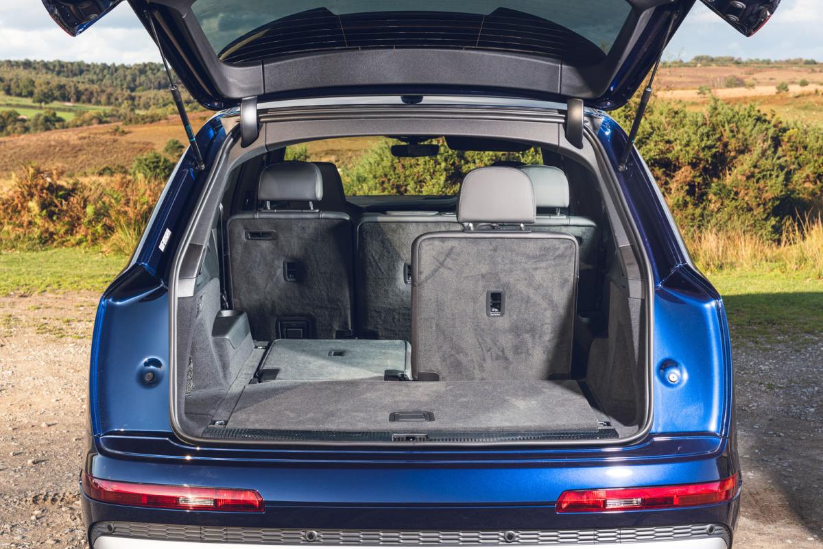 Audi SQ7 2021 boot open
