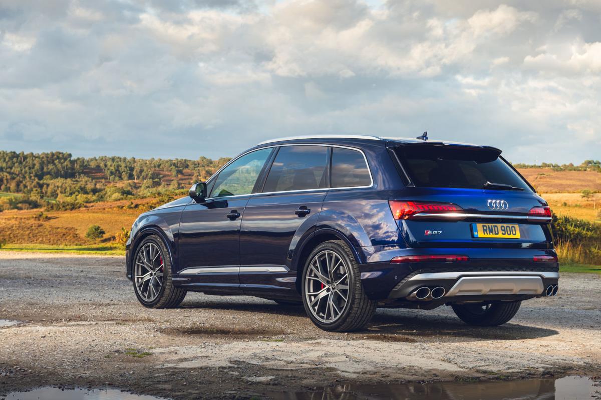 Audi SQ7 2021 rear left static