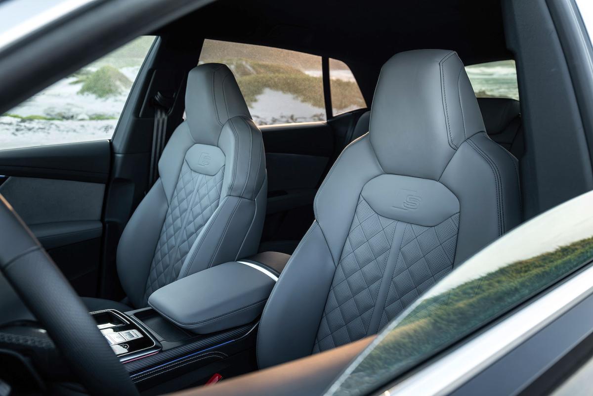 Audi SQ8 interior front seats