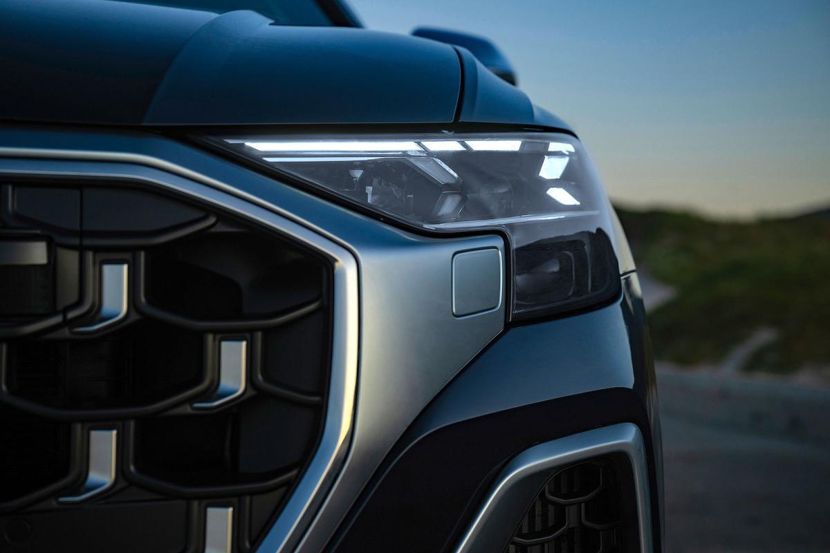Audi SQ8 headlights detail