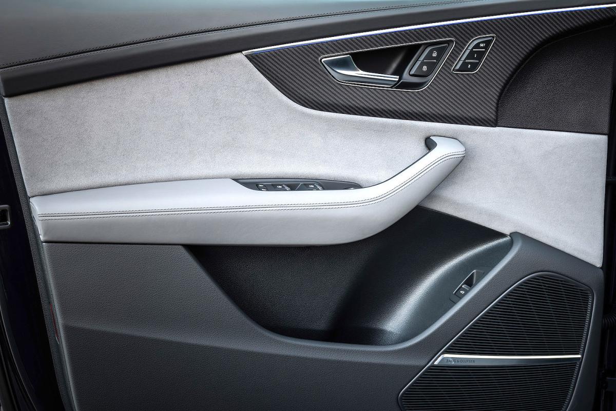 Audi SQ8 interior detail