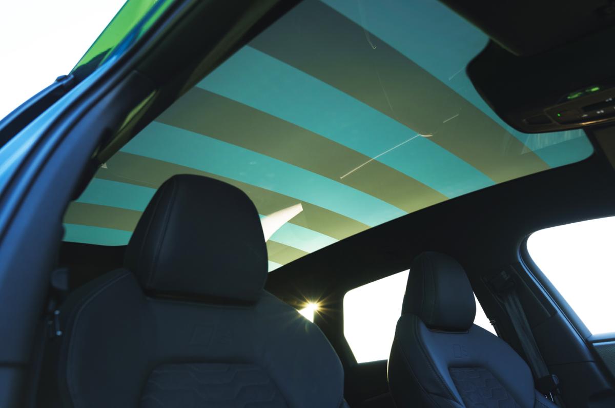 Audi A6 Avant e-tron glass roof