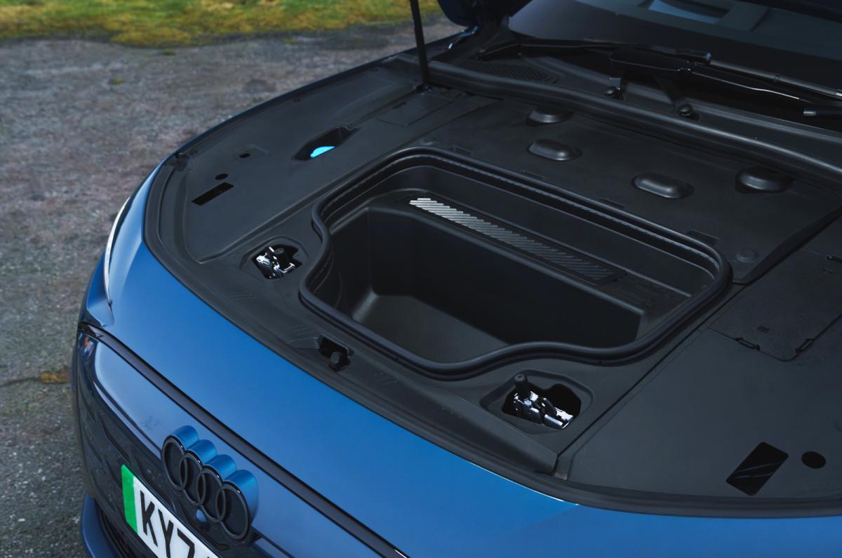 Audi A6 Avant e-tron rear badge