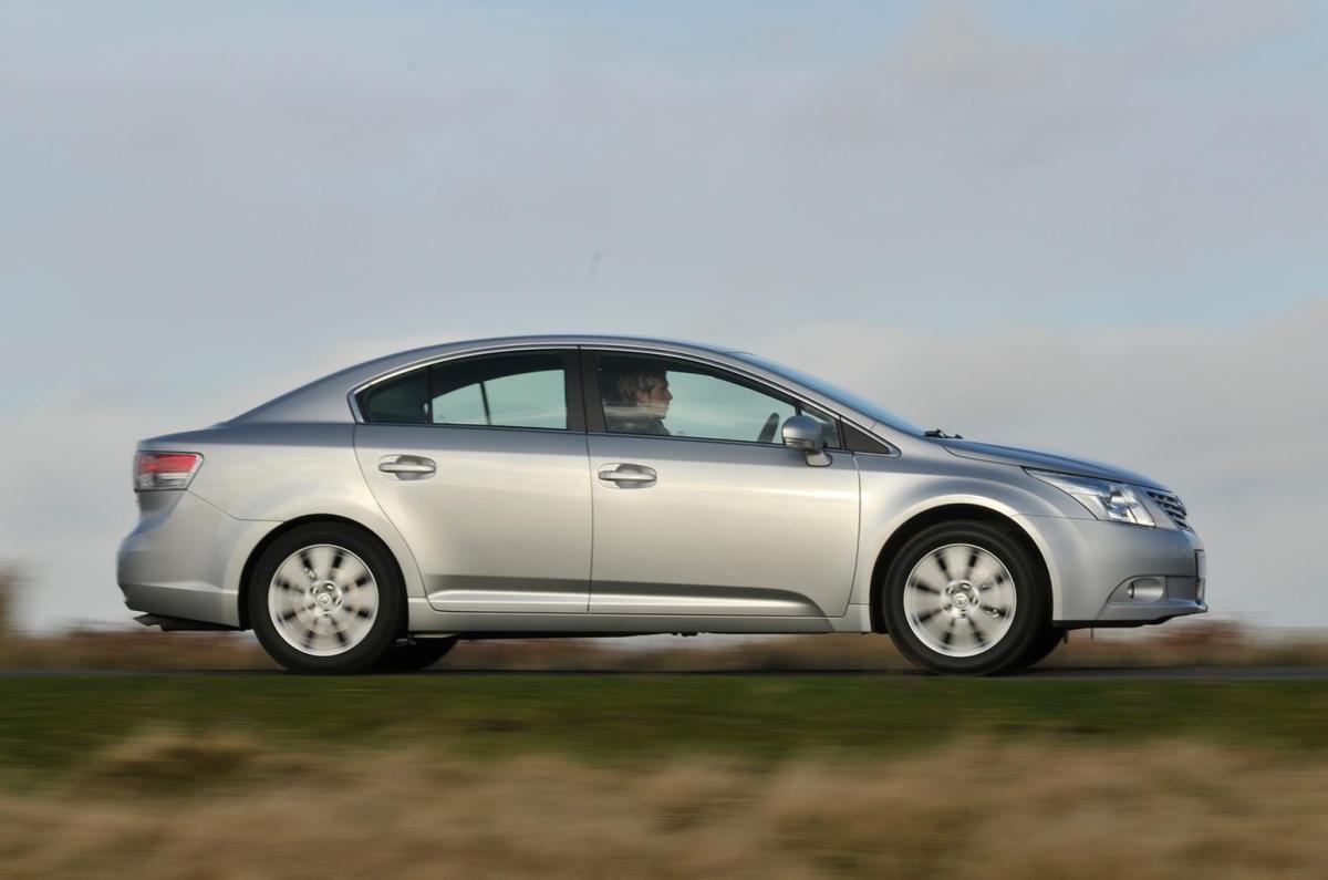 Used Toyota Avensis saloon 2009-2015