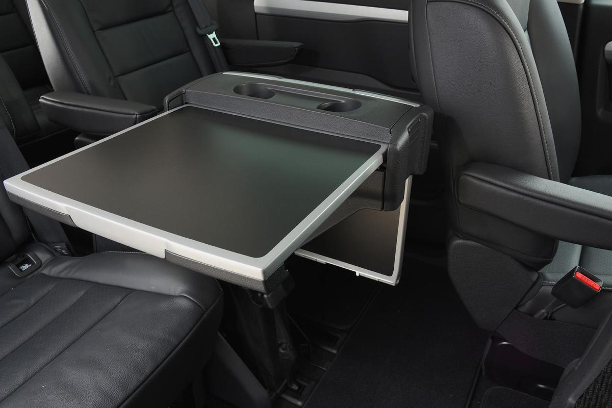 Toyota Proace Verso 2021 interior table