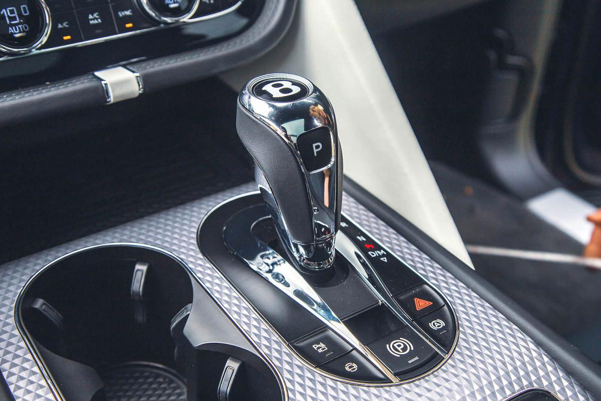 Bentley Bentayga gearstick