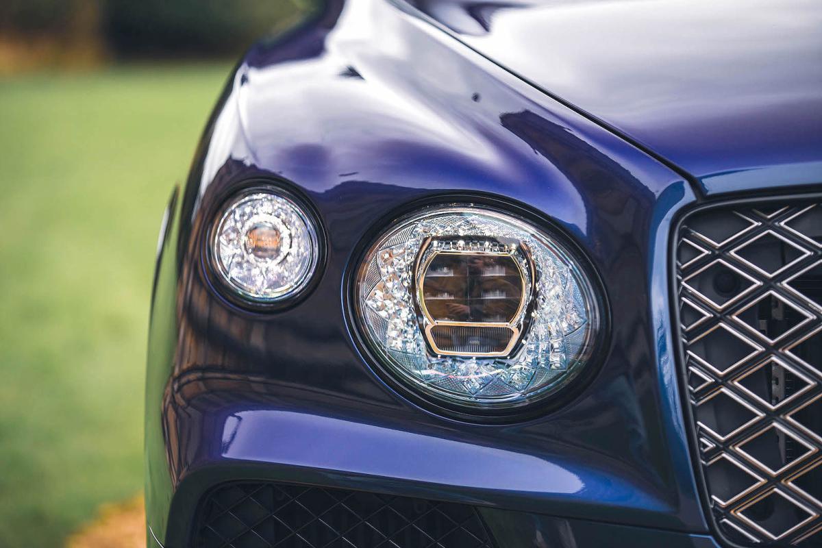 Bentley Bentayga headlights detail
