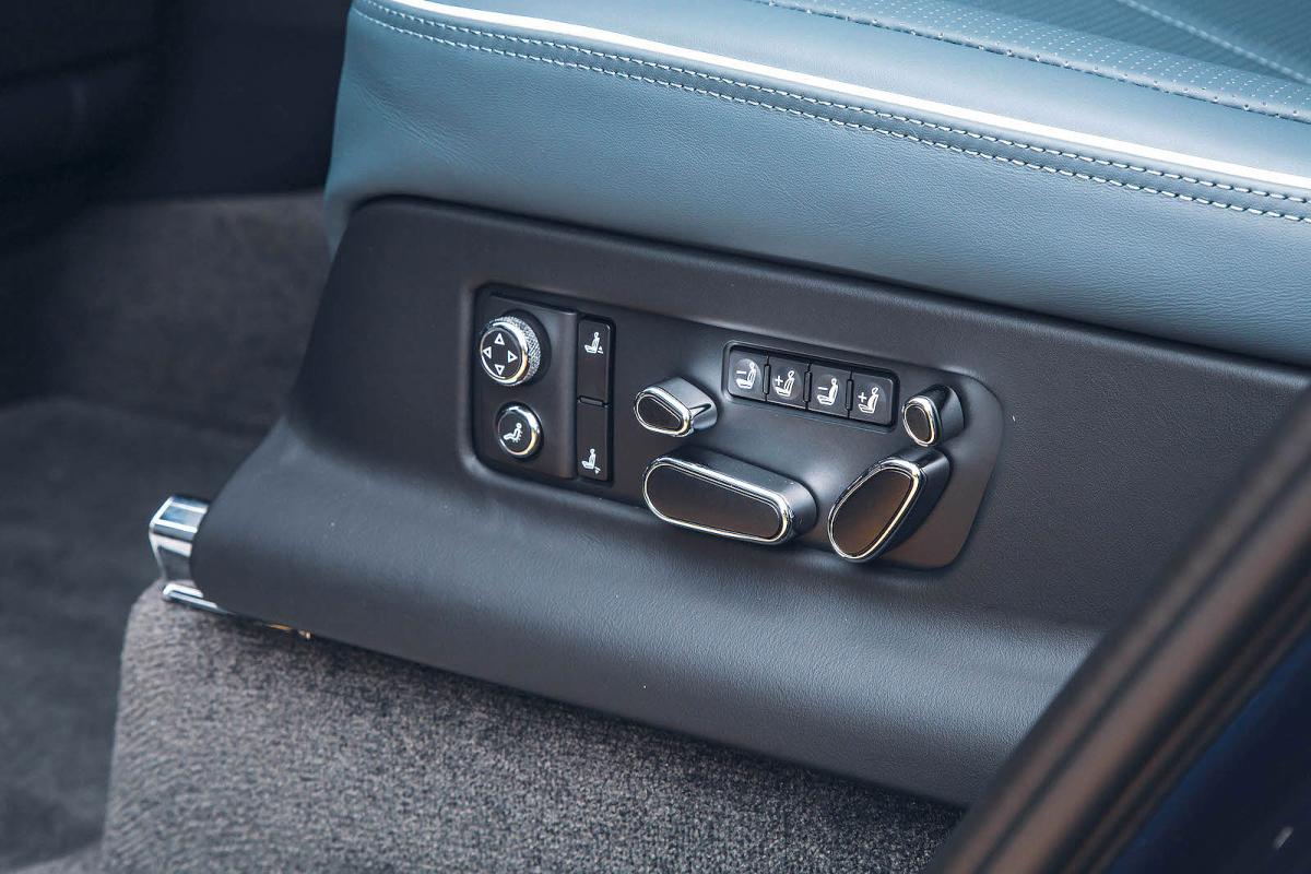 Bentley Bentayga seat controls