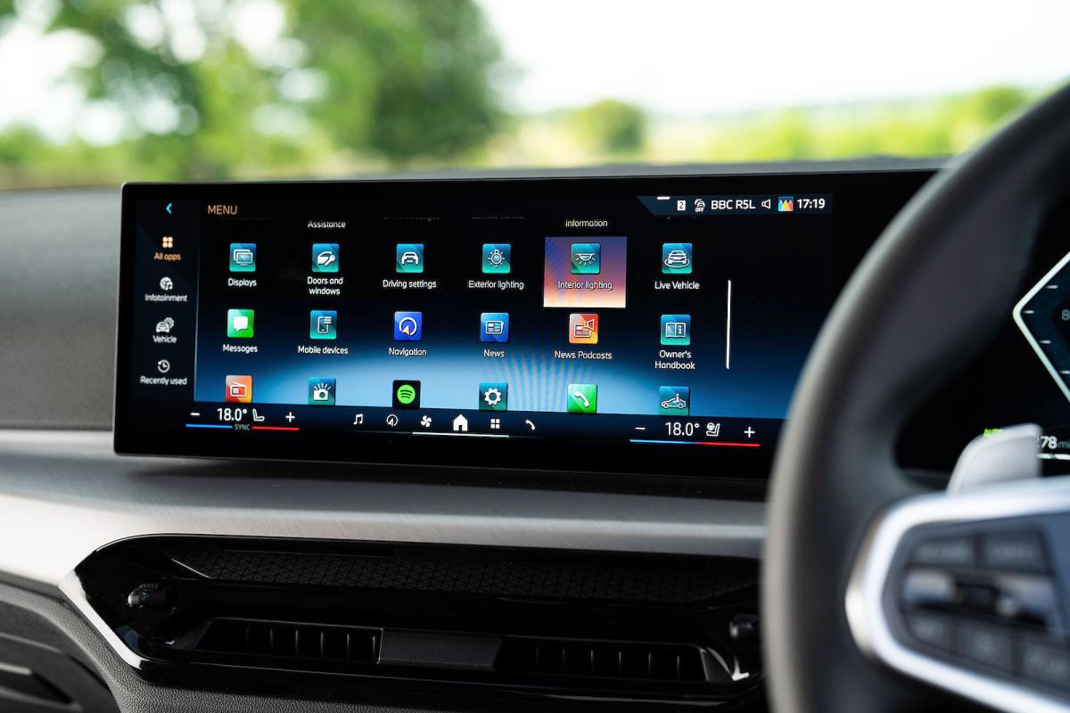 BMW 2 Series Coupé infotainment touchscreen