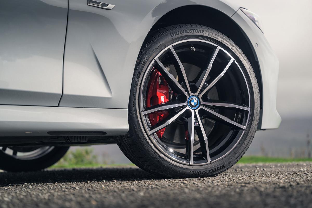 BMW 3 Series Touring alloy wheel detail