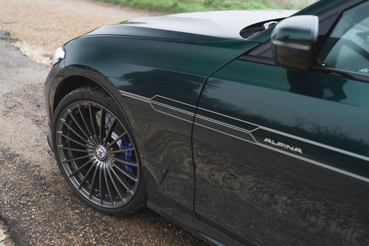 BMW Alpina B3 Touring side detail