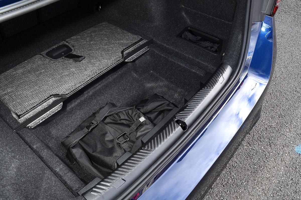 BMW i5 boot