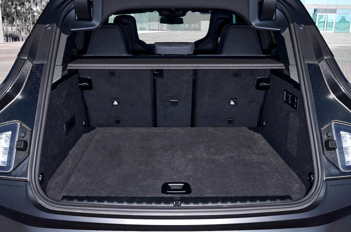 BMW iX boot
