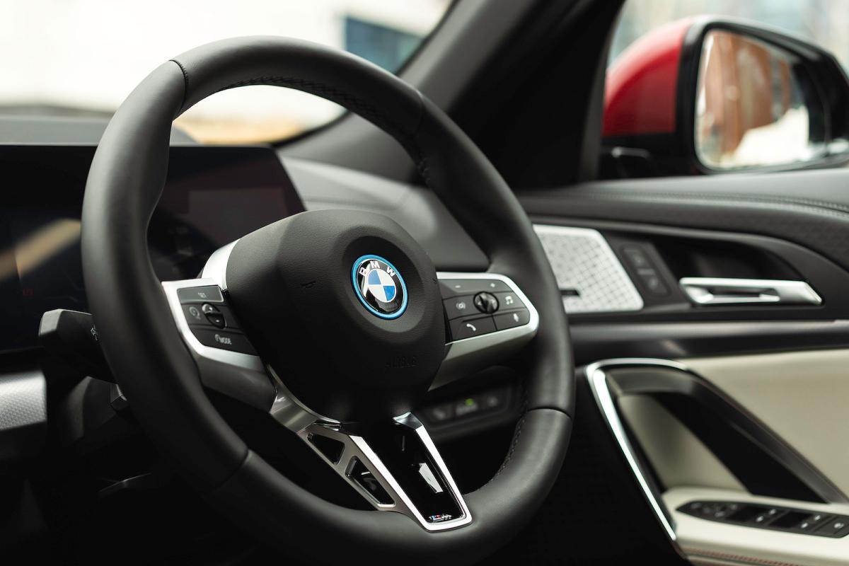 BMW iX2 steering wheel
