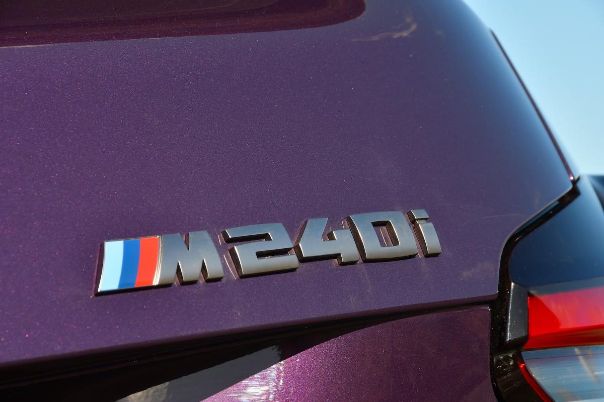 BMW M240i 2022 badge detail