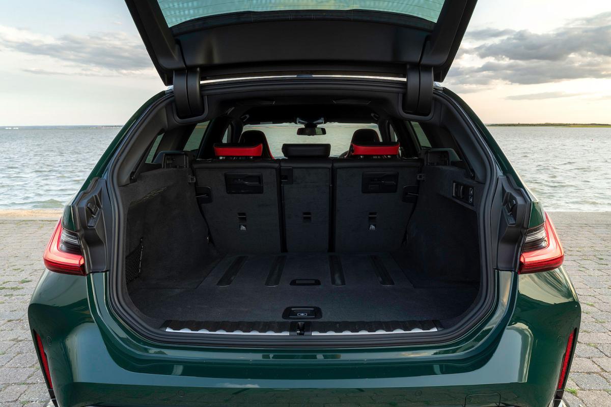BMW M3 CS Touring boot