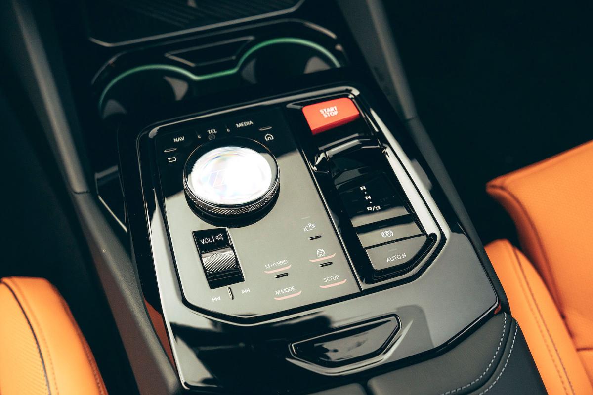 BMW M5 interior detail