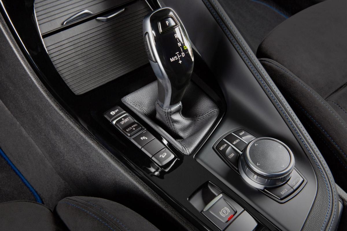 BMW X2 M35i 2022 interior detail