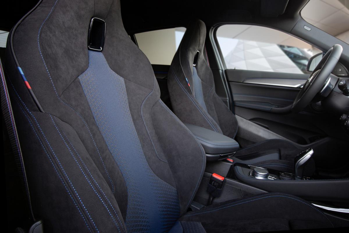 BMW X2 M35i 2022 interior front seats