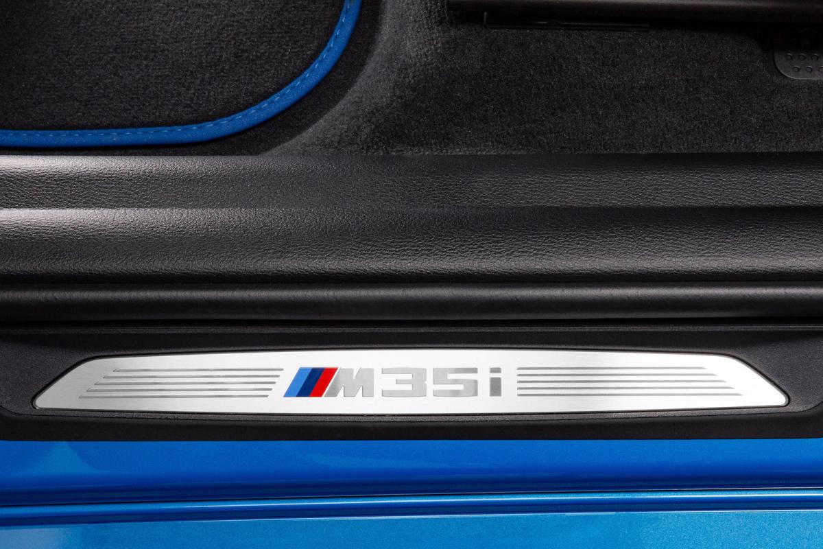 BMW X2 M35i 2022 kickplate detail