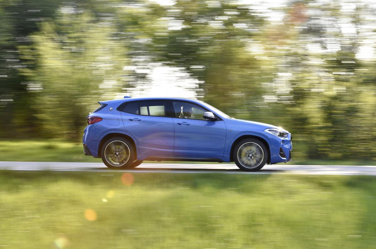 BMW X2 M35i 2022 right tracking