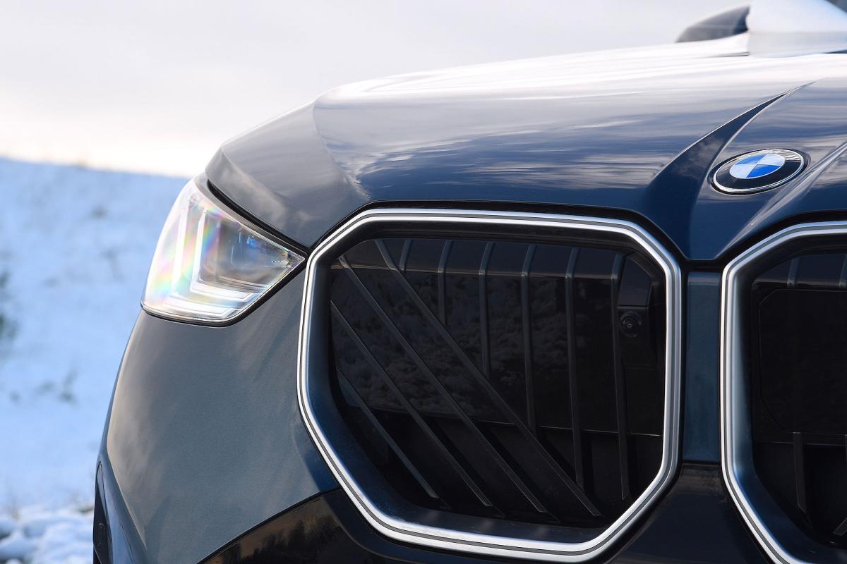BMW X3 grille detail