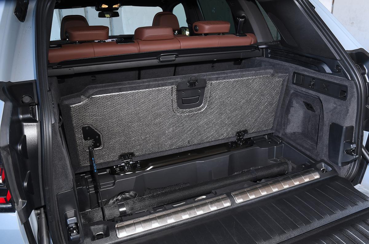 BMW X5 under-boot storage