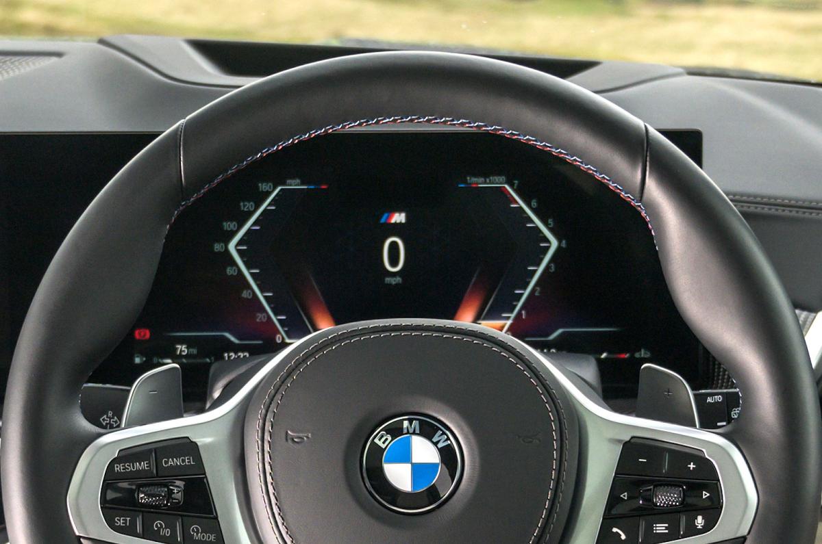 BMW X7 driver display