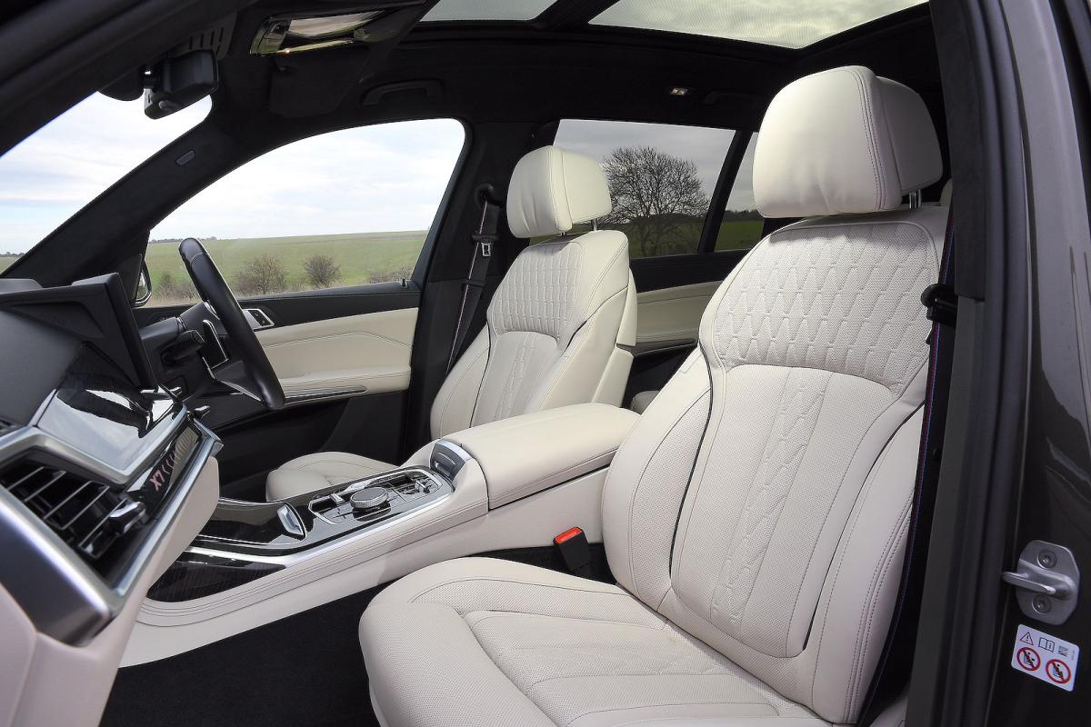 BMW X7 front seats