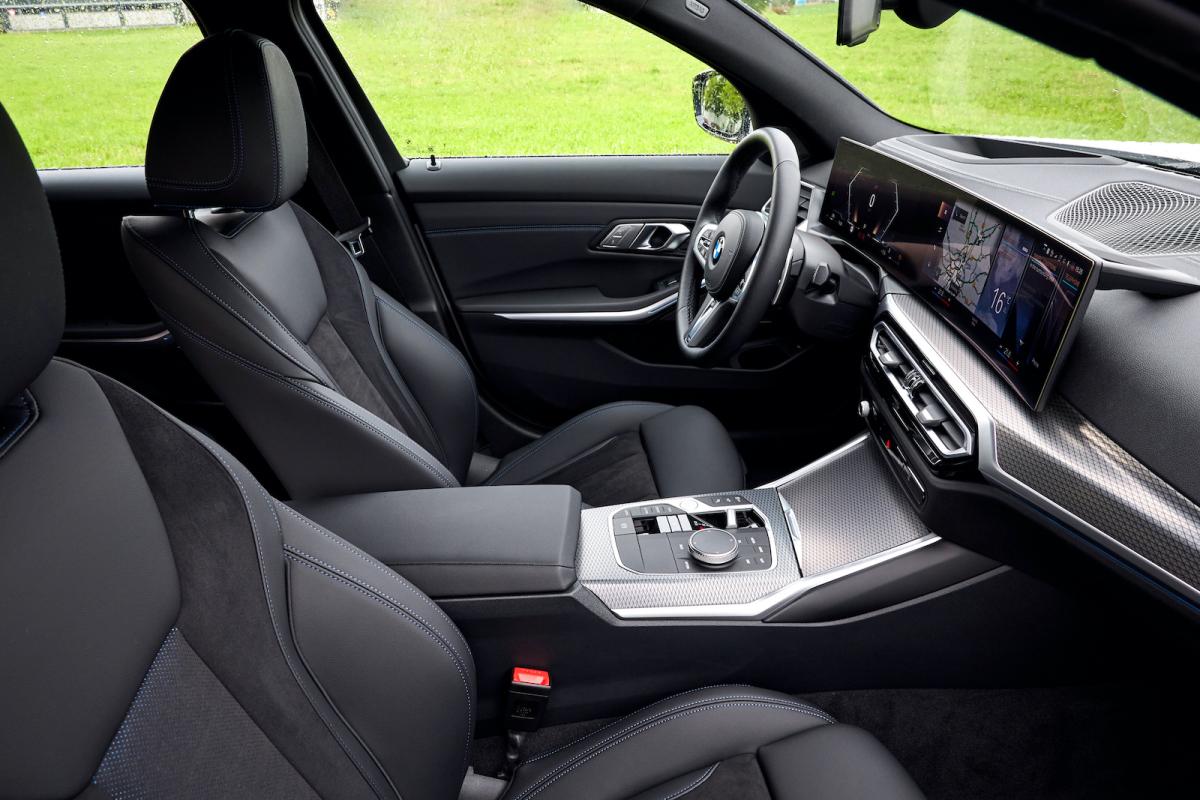 BMW 3 Series Touring interior front seats