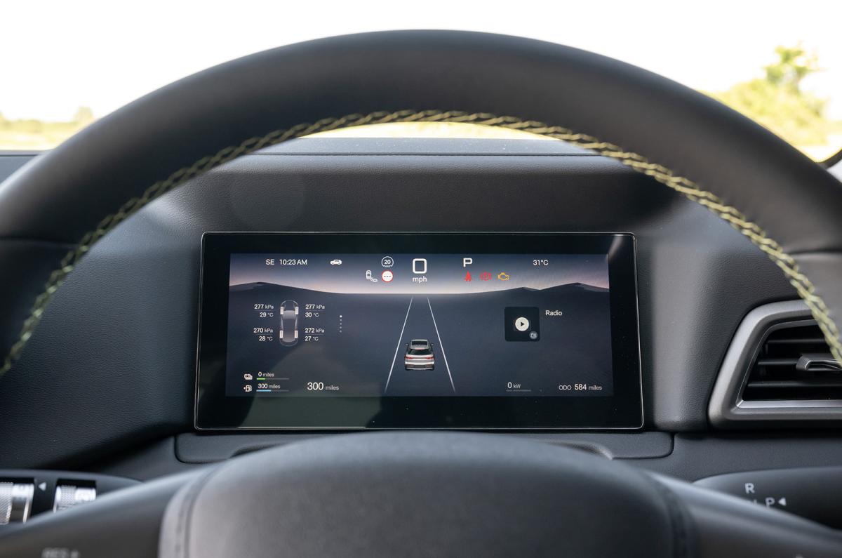 BYD Atto 2 DM-i driver's display